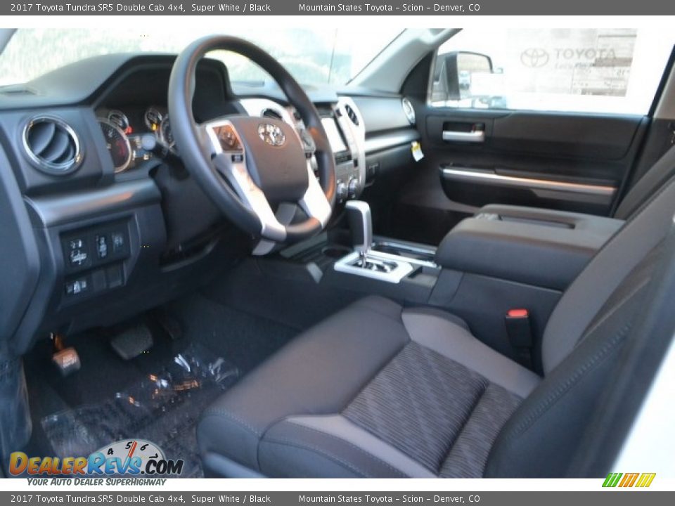 2017 Toyota Tundra SR5 Double Cab 4x4 Super White / Black Photo #5