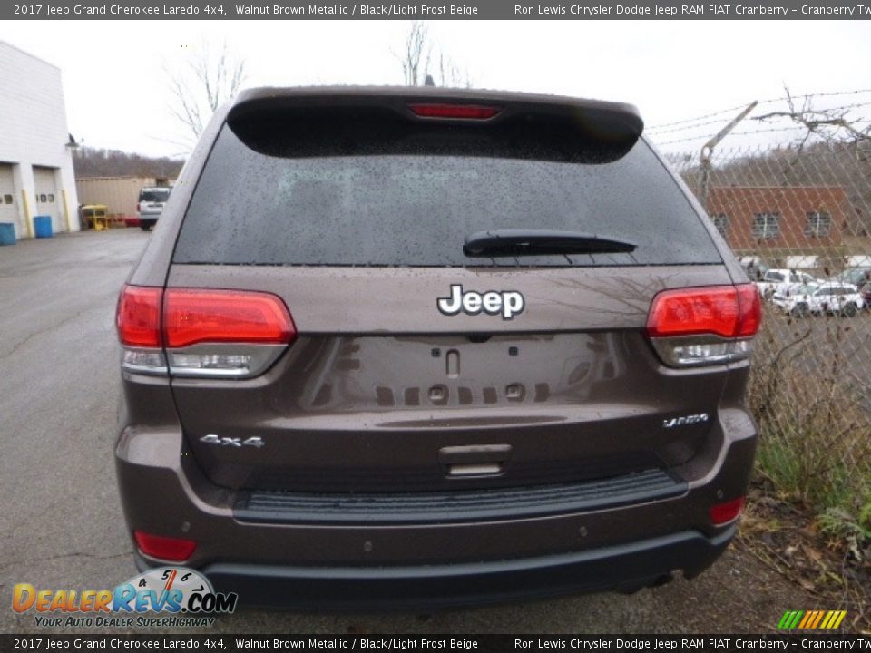 2017 Jeep Grand Cherokee Laredo 4x4 Walnut Brown Metallic / Black/Light Frost Beige Photo #5