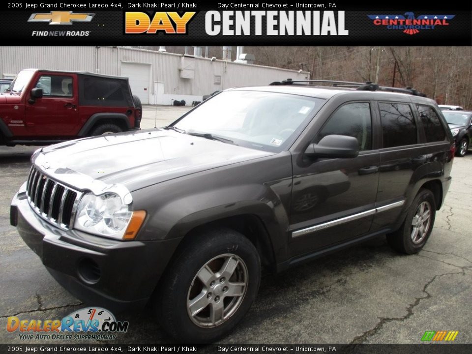2005 Jeep Grand Cherokee Laredo 4x4 Dark Khaki Pearl / Khaki Photo #1