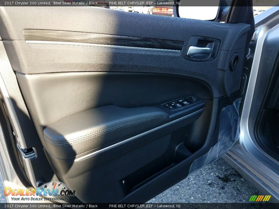 2017 Chrysler 300 Limited Billet Silver Metallic / Black Photo #8