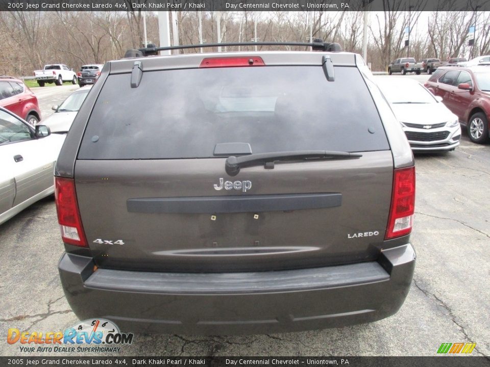 2005 Jeep Grand Cherokee Laredo 4x4 Dark Khaki Pearl / Khaki Photo #4