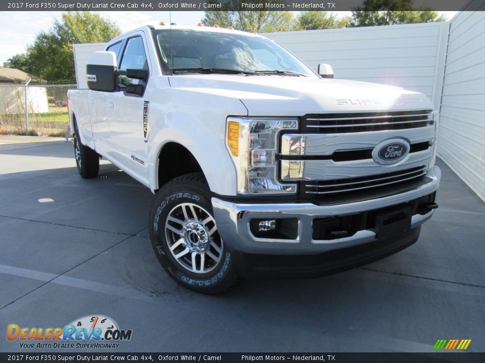 Front 3/4 View of 2017 Ford F350 Super Duty Lariat Crew Cab 4x4 Photo #2