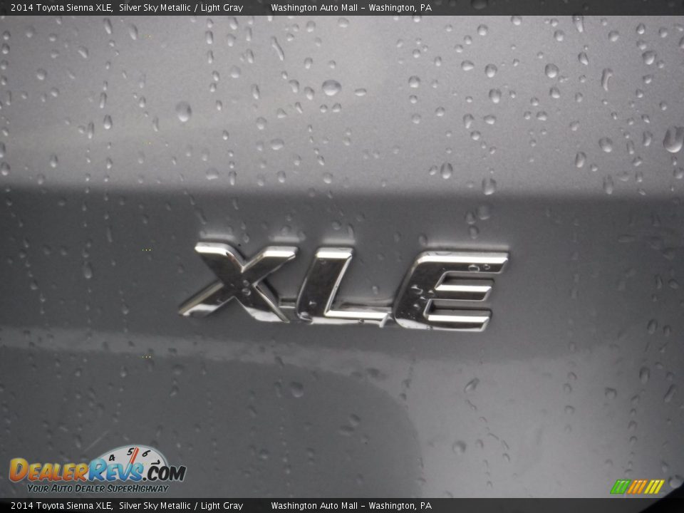 2014 Toyota Sienna XLE Silver Sky Metallic / Light Gray Photo #11