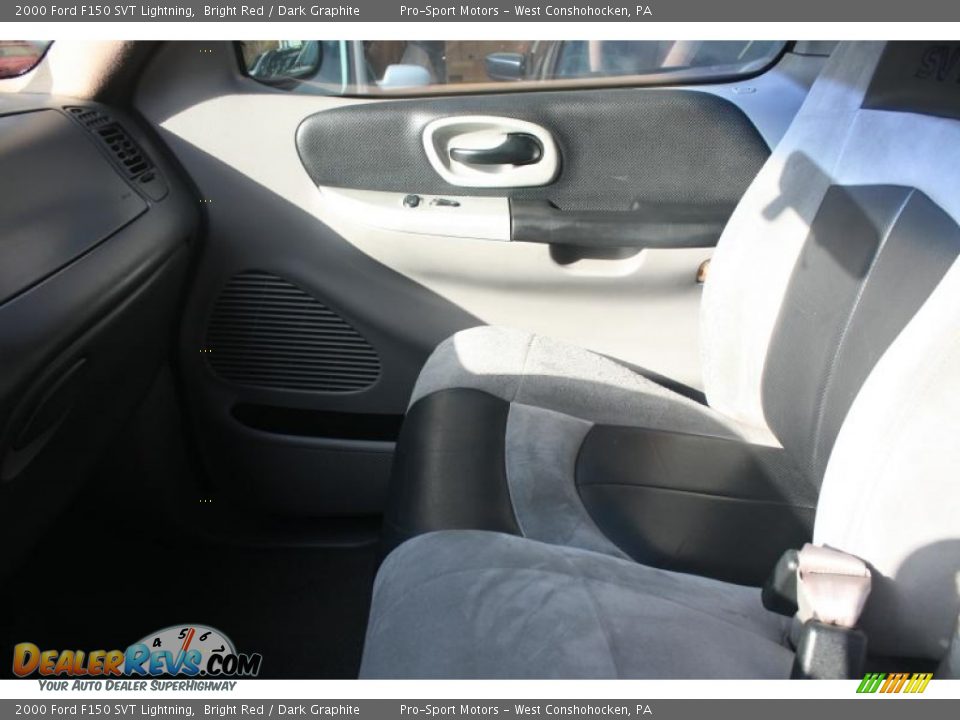 2000 Ford F150 SVT Lightning Bright Red / Dark Graphite Photo #27