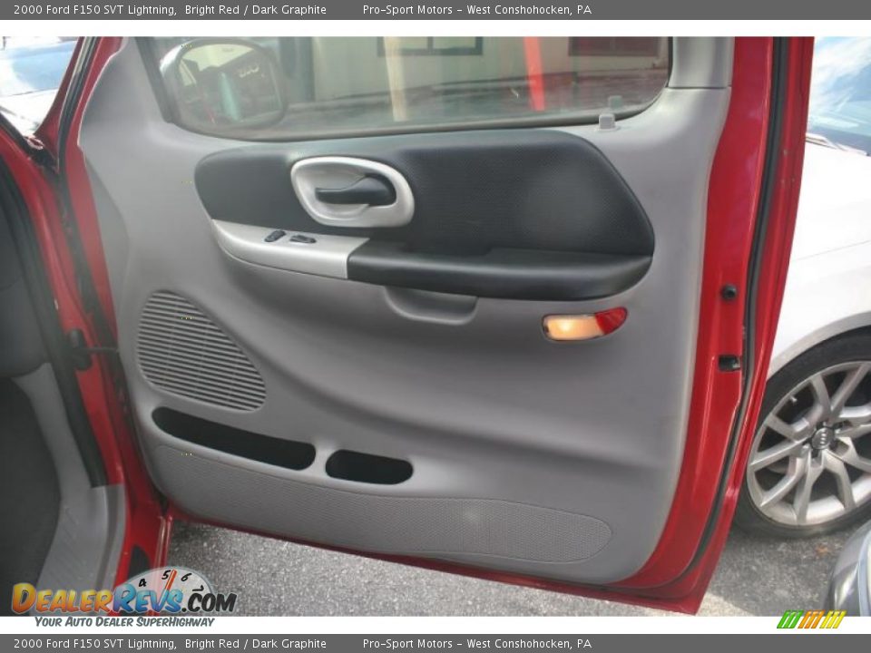 2000 Ford F150 SVT Lightning Bright Red / Dark Graphite Photo #31