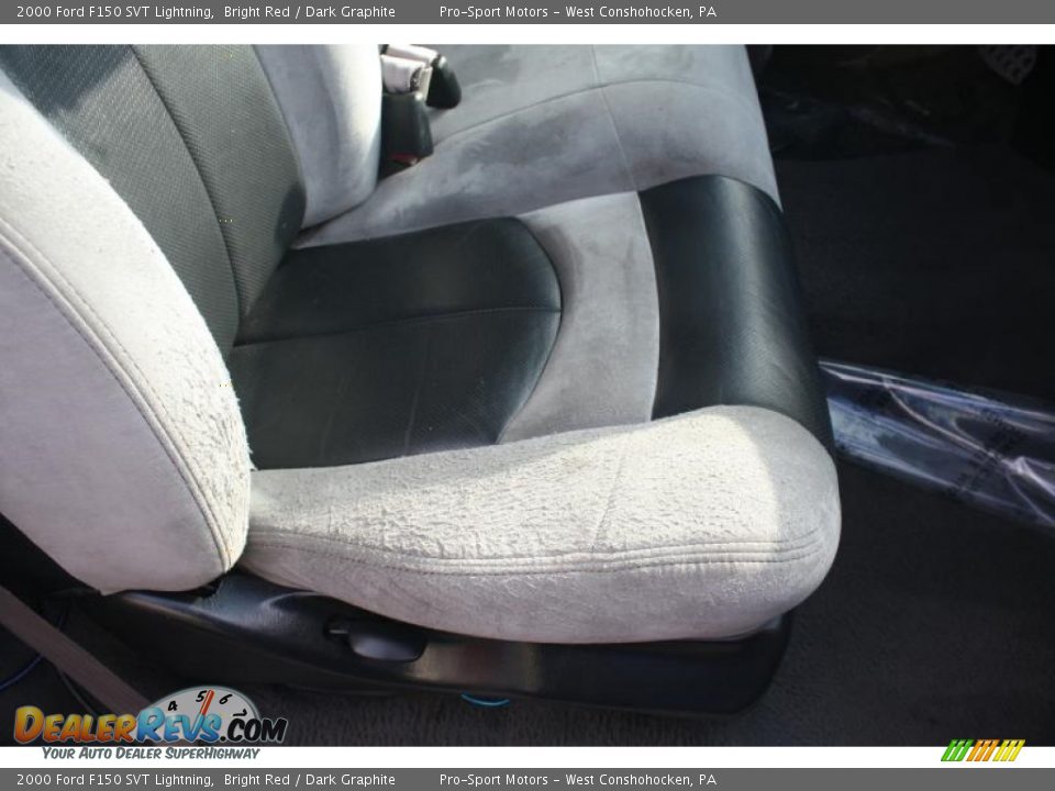 2000 Ford F150 SVT Lightning Bright Red / Dark Graphite Photo #36
