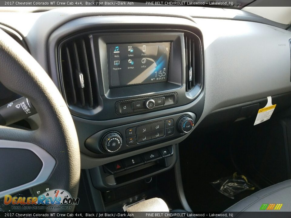 Controls of 2017 Chevrolet Colorado WT Crew Cab 4x4 Photo #10