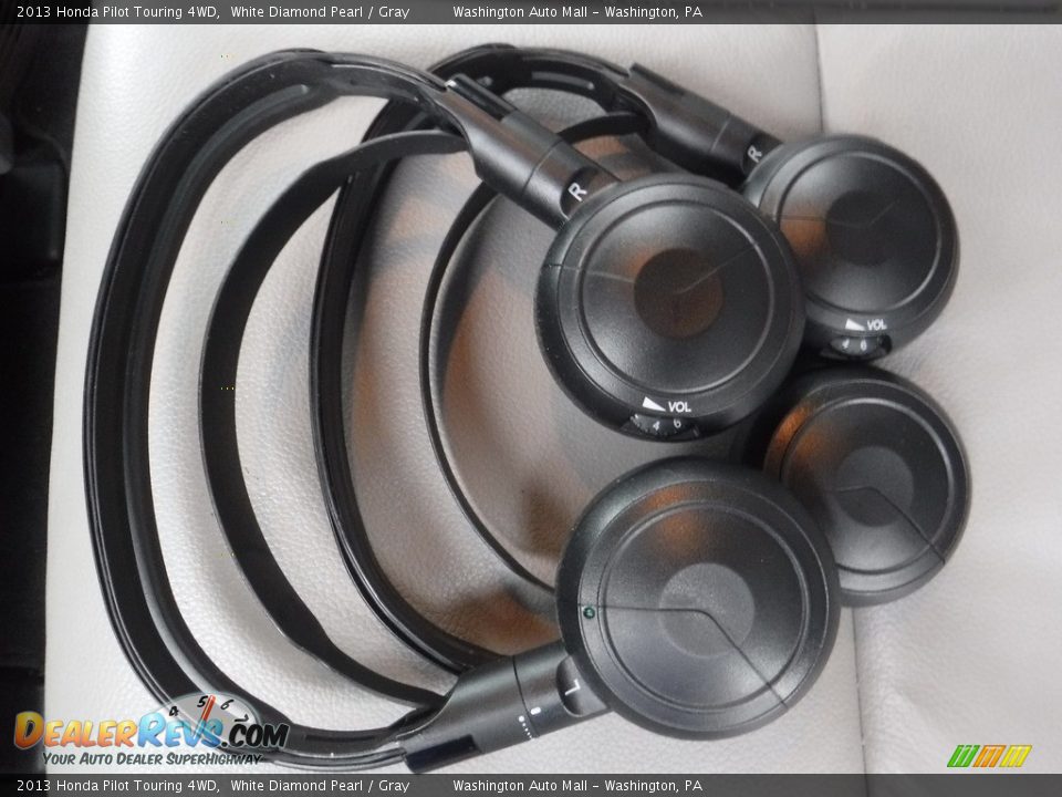 2013 Honda Pilot Touring 4WD White Diamond Pearl / Gray Photo #13