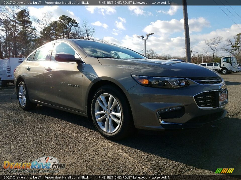 2017 Chevrolet Malibu LT Pepperdust Metallic / Jet Black Photo #1