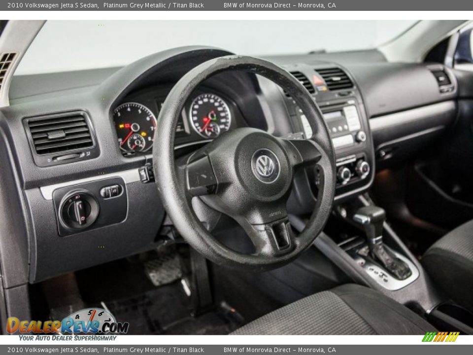 2010 Volkswagen Jetta S Sedan Platinum Grey Metallic / Titan Black Photo #17