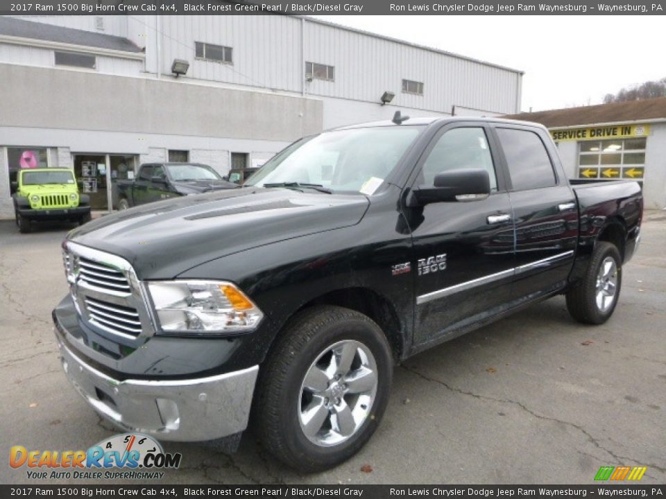 Front 3/4 View of 2017 Ram 1500 Big Horn Crew Cab 4x4 Photo #1