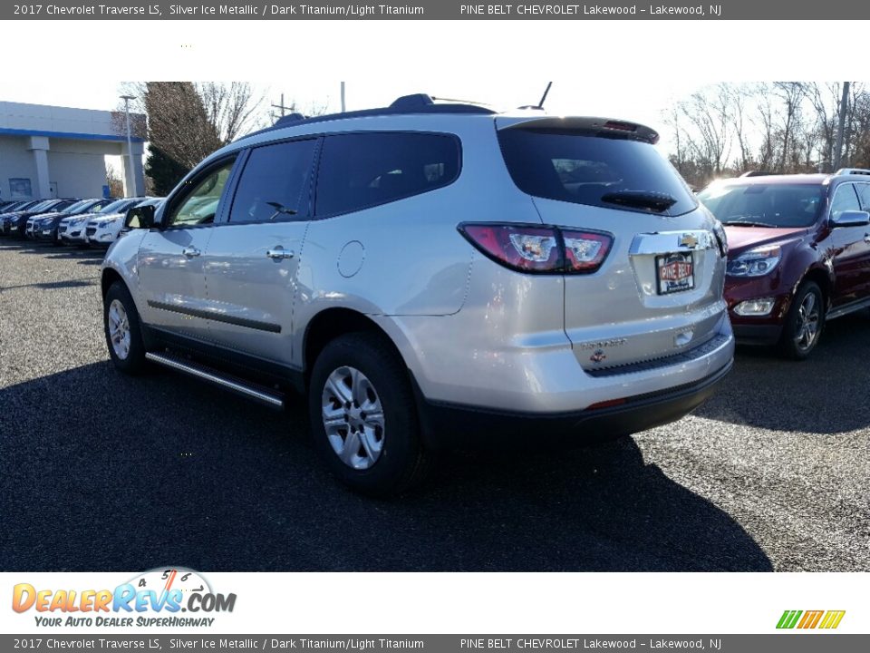 2017 Chevrolet Traverse LS Silver Ice Metallic / Dark Titanium/Light Titanium Photo #4
