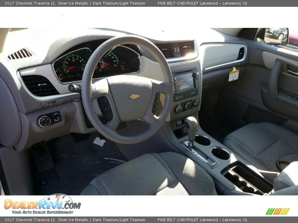 2017 Chevrolet Traverse LS Silver Ice Metallic / Dark Titanium/Light Titanium Photo #9