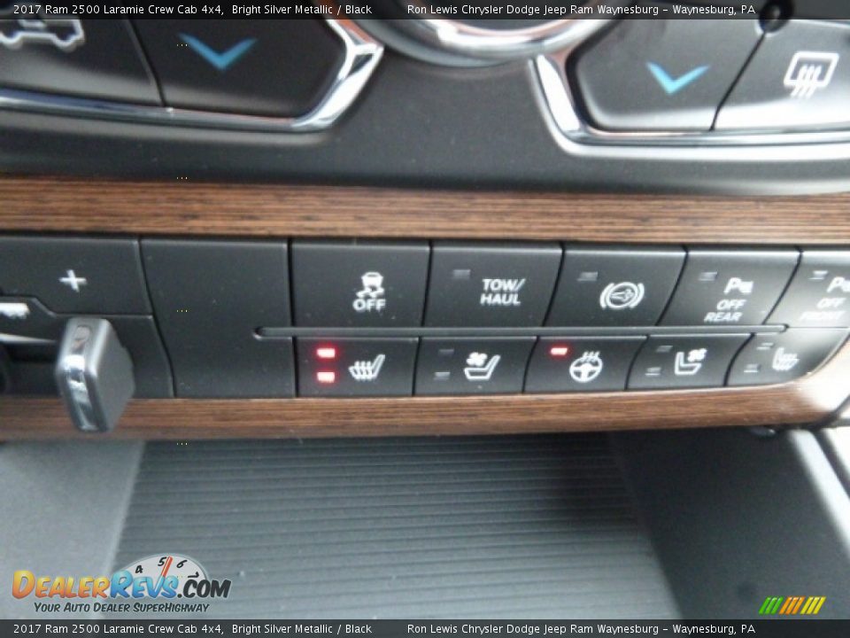 2017 Ram 2500 Laramie Crew Cab 4x4 Bright Silver Metallic / Black Photo #19