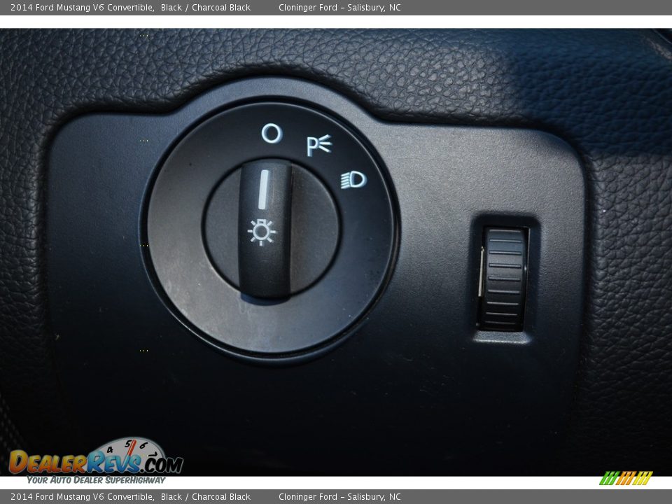 2014 Ford Mustang V6 Convertible Black / Charcoal Black Photo #21