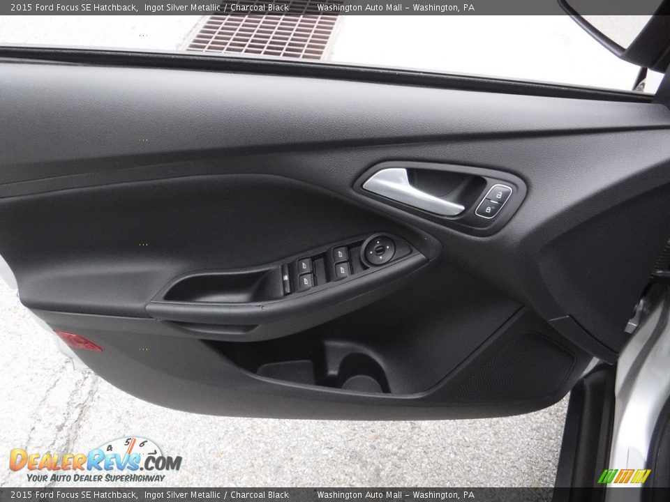 2015 Ford Focus SE Hatchback Ingot Silver Metallic / Charcoal Black Photo #15