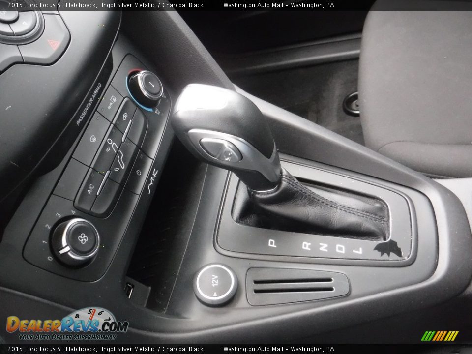 2015 Ford Focus SE Hatchback Ingot Silver Metallic / Charcoal Black Photo #18