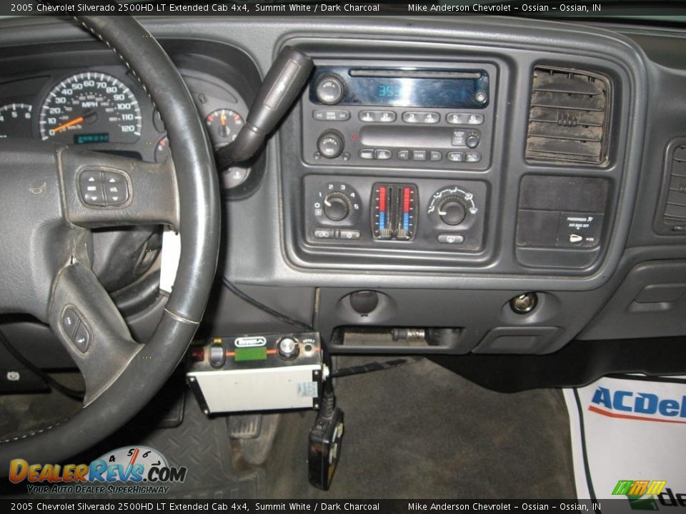 2005 Chevrolet Silverado 2500HD LT Extended Cab 4x4 Summit White / Dark Charcoal Photo #15