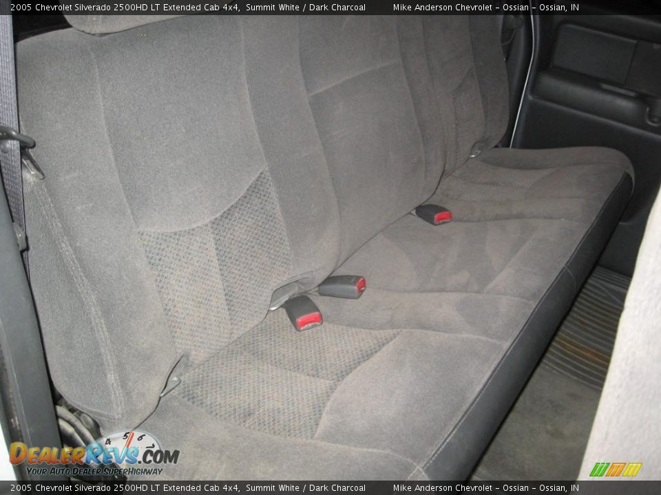 2005 Chevrolet Silverado 2500HD LT Extended Cab 4x4 Summit White / Dark Charcoal Photo #16