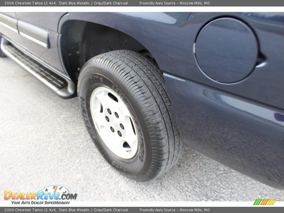 2004 Chevrolet Tahoe LS 4x4 Dark Blue Metallic / Gray/Dark Charcoal Photo #32