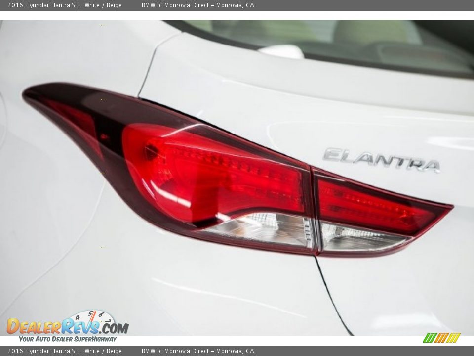 2016 Hyundai Elantra SE White / Beige Photo #23