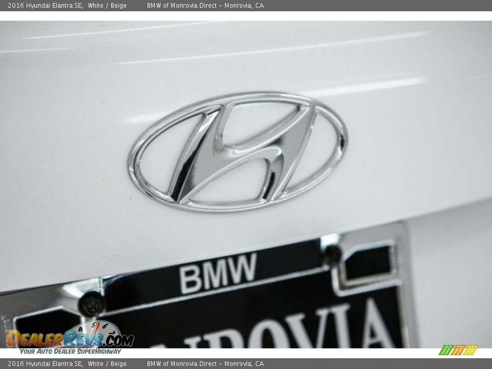 2016 Hyundai Elantra SE White / Beige Photo #24