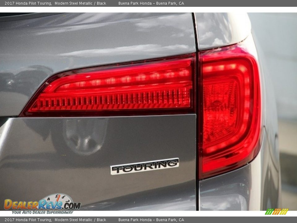 2017 Honda Pilot Touring Modern Steel Metallic / Black Photo #4