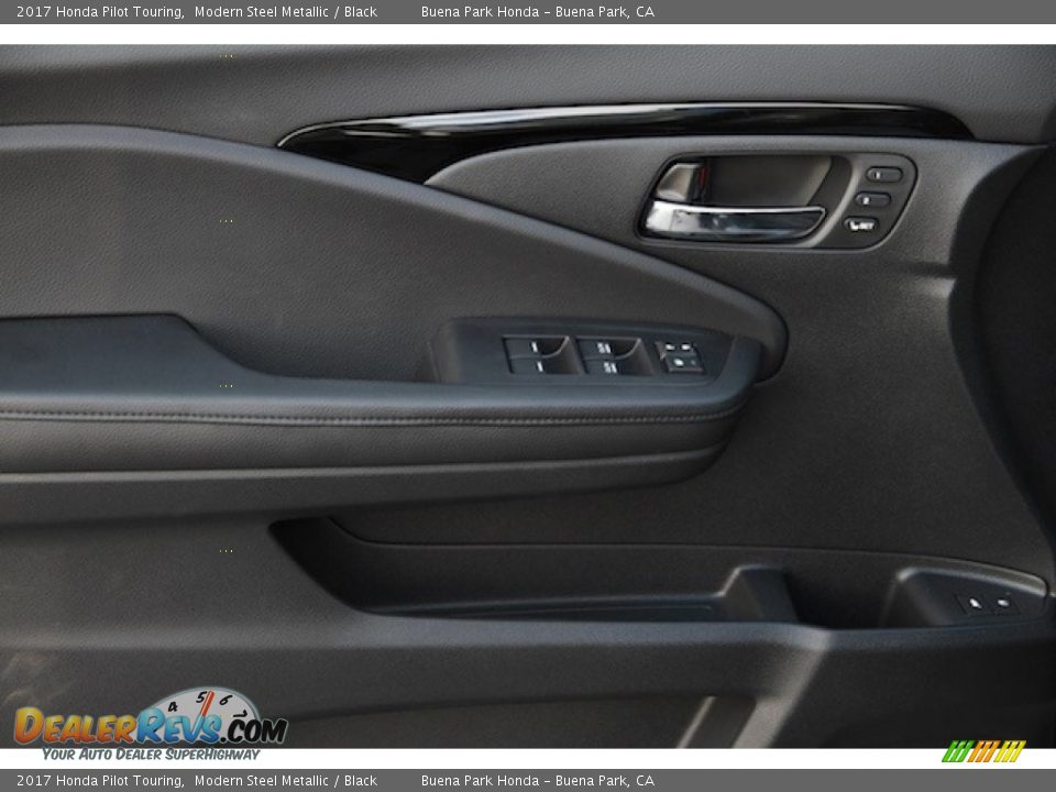 2017 Honda Pilot Touring Modern Steel Metallic / Black Photo #8