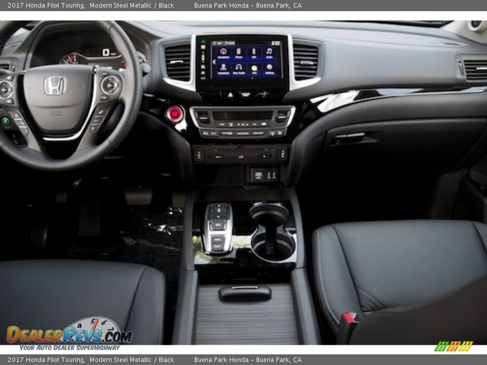 2017 Honda Pilot Touring Modern Steel Metallic / Black Photo #13
