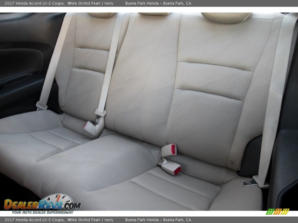 2017 Honda Accord LX-S Coupe White Orchid Pearl / Ivory Photo #10