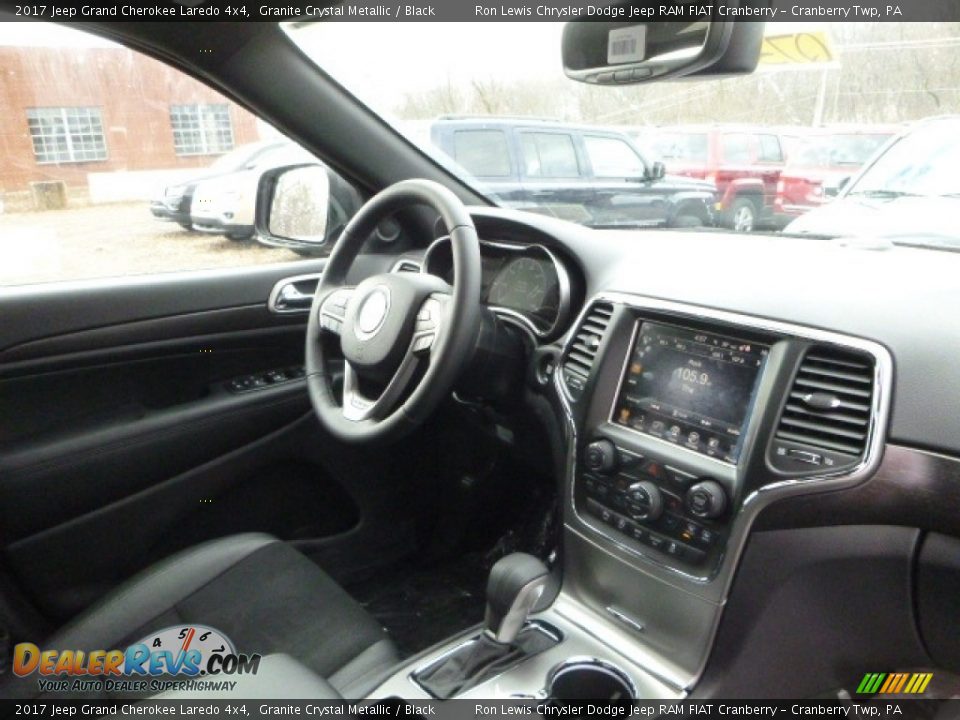 2017 Jeep Grand Cherokee Laredo 4x4 Granite Crystal Metallic / Black Photo #9