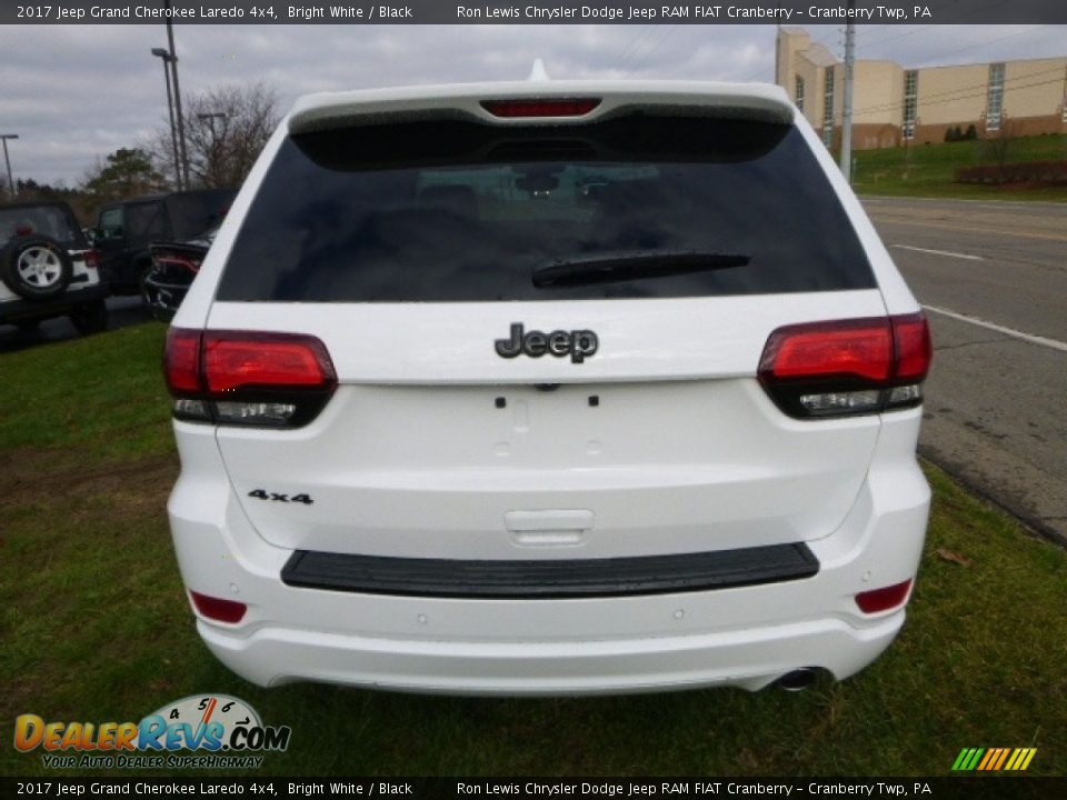 2017 Jeep Grand Cherokee Laredo 4x4 Bright White / Black Photo #5