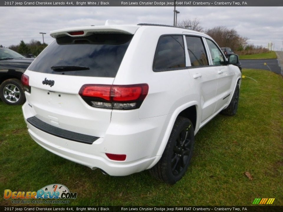 2017 Jeep Grand Cherokee Laredo 4x4 Bright White / Black Photo #6