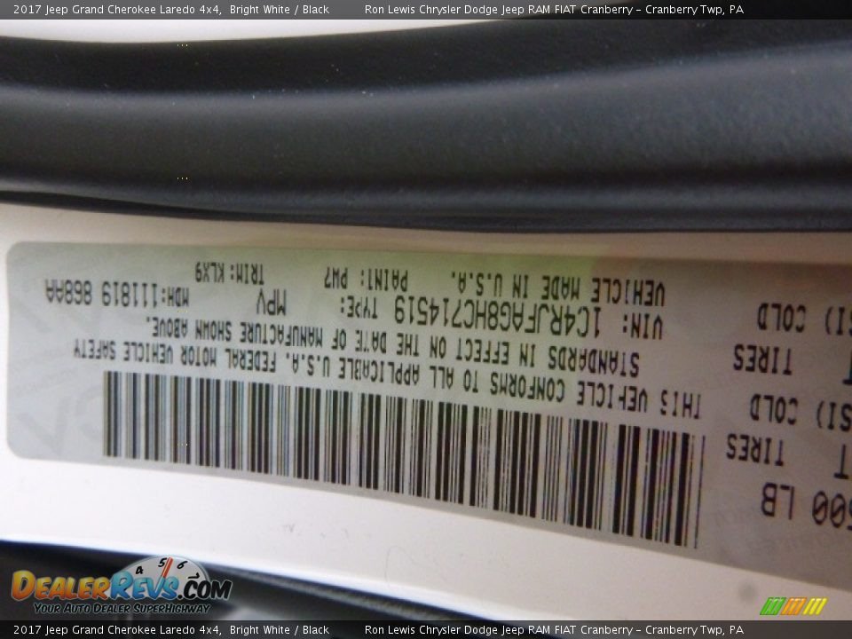 2017 Jeep Grand Cherokee Laredo 4x4 Bright White / Black Photo #14