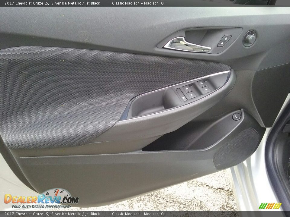 2017 Chevrolet Cruze LS Silver Ice Metallic / Jet Black Photo #3