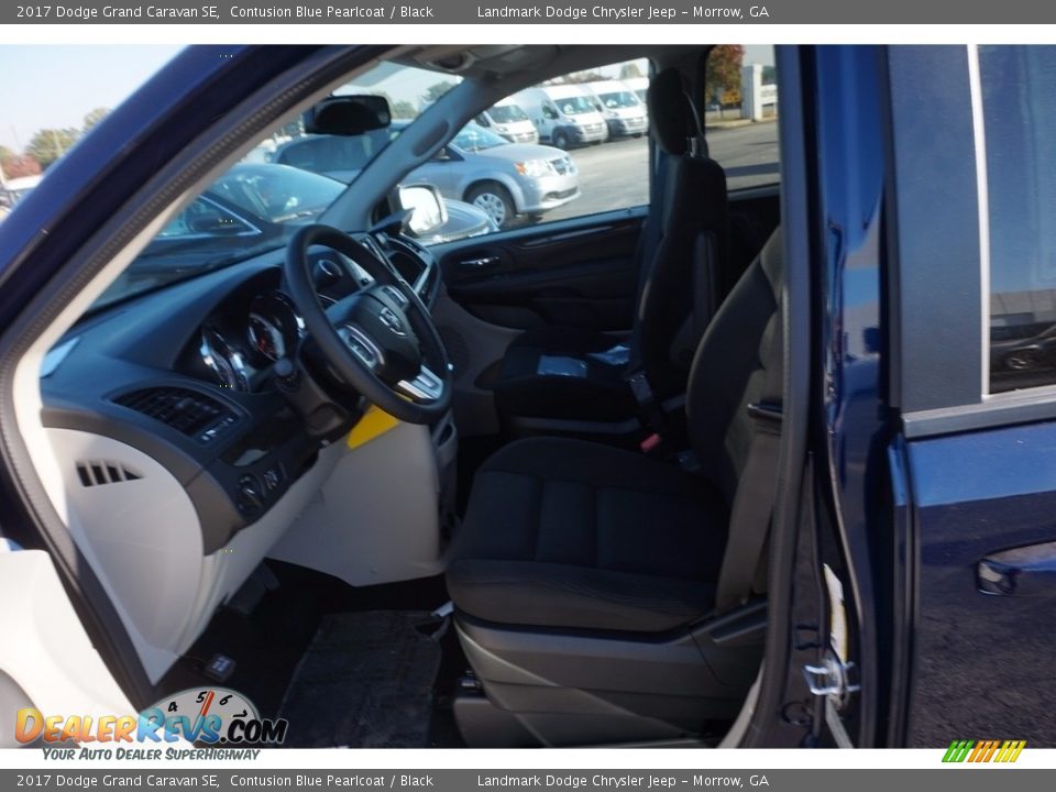 2017 Dodge Grand Caravan SE Contusion Blue Pearlcoat / Black Photo #6