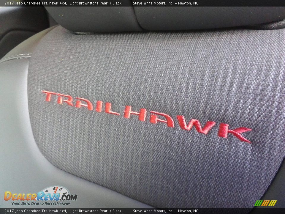 2017 Jeep Cherokee Trailhawk 4x4 Logo Photo #14