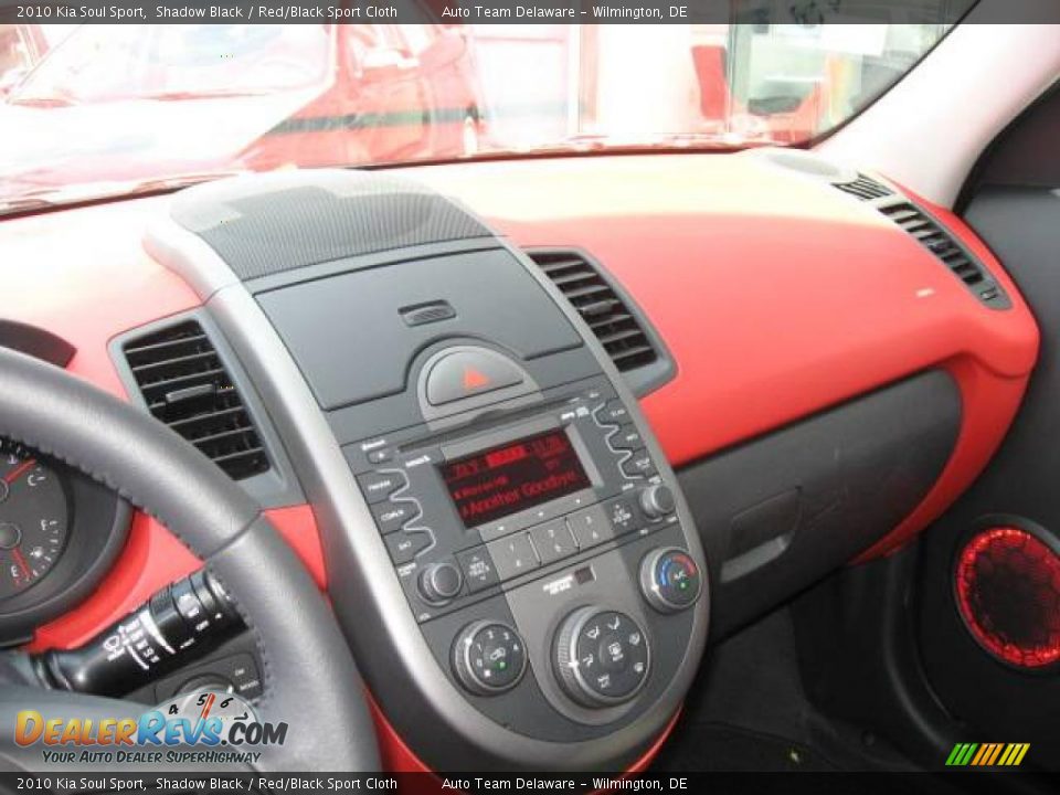 2010 Kia Soul Sport Shadow Black / Red/Black Sport Cloth Photo #28