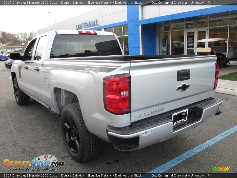 2017 Chevrolet Silverado 1500 Custom Double Cab 4x4 Silver Ice Metallic / Dark Ash/Jet Black Photo #4