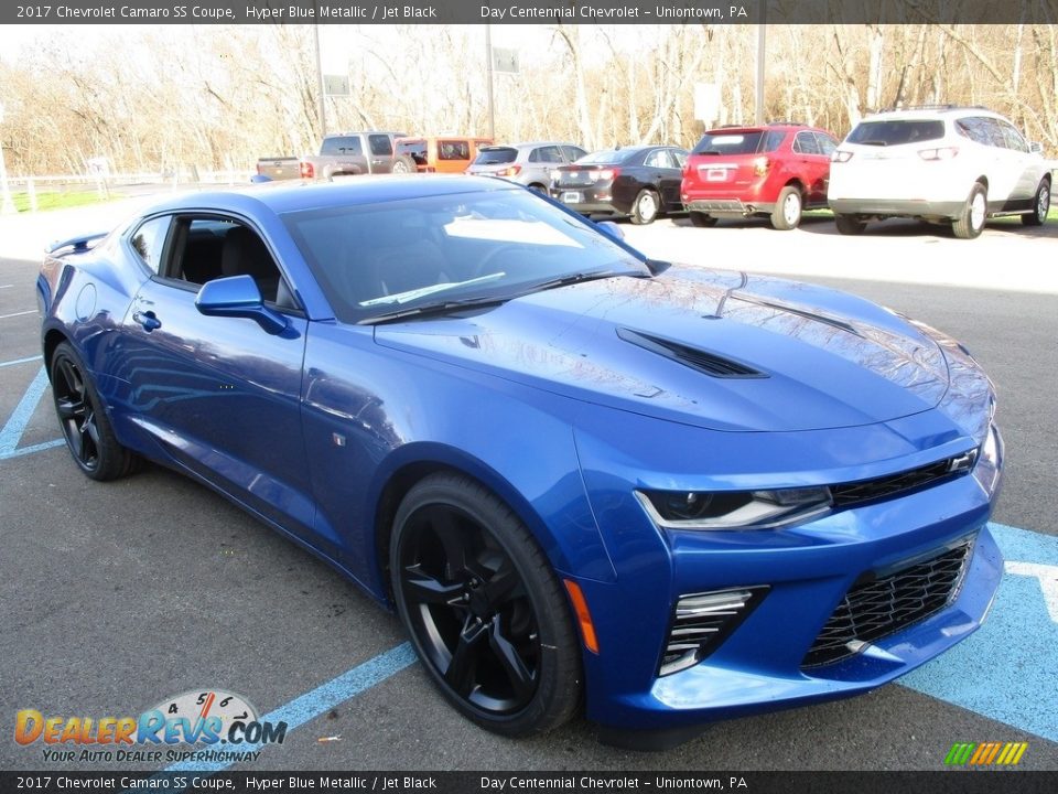 Front 3/4 View of 2017 Chevrolet Camaro SS Coupe Photo #7