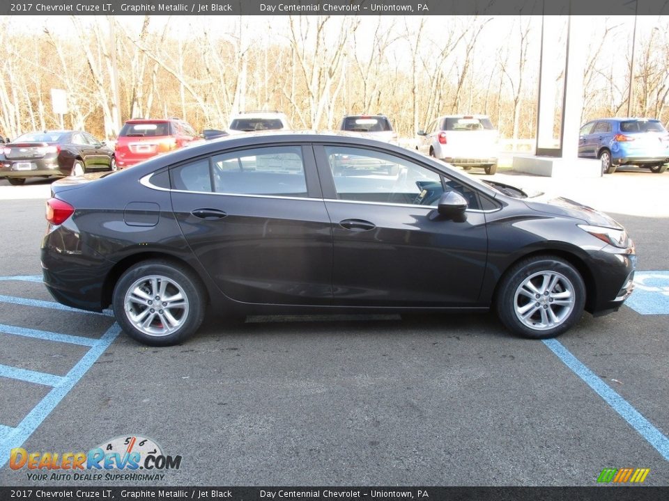 2017 Chevrolet Cruze LT Graphite Metallic / Jet Black Photo #7