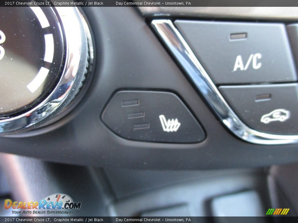 2017 Chevrolet Cruze LT Graphite Metallic / Jet Black Photo #18