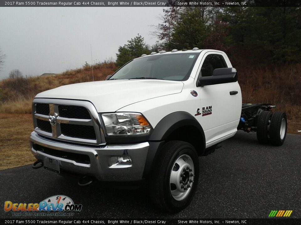 Front 3/4 View of 2017 Ram 5500 Tradesman Regular Cab 4x4 Chassis Photo #2