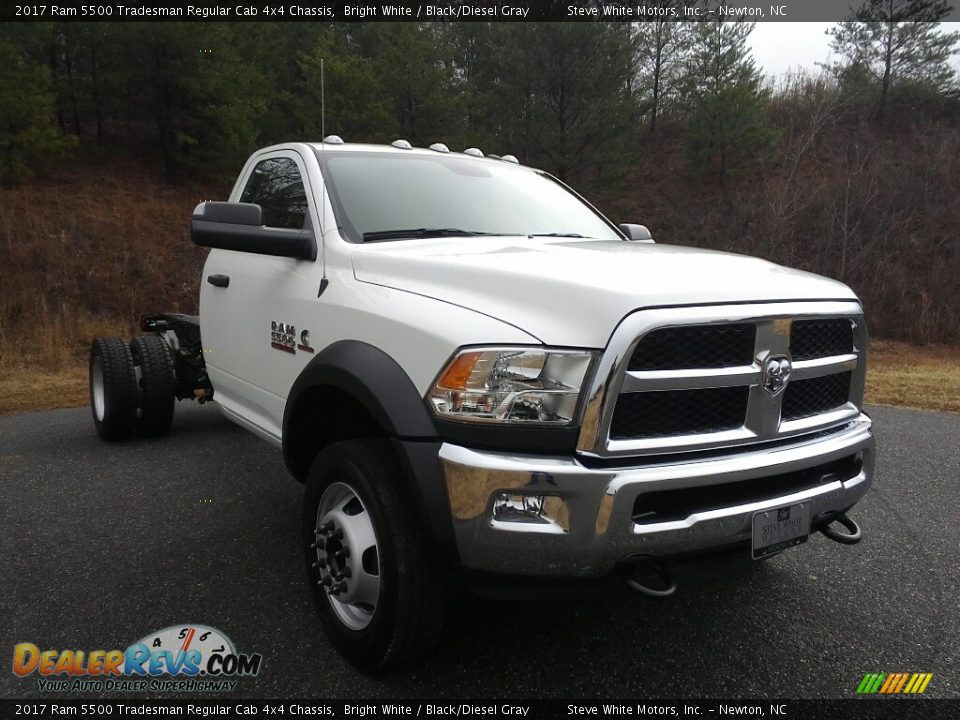 2017 Ram 5500 Tradesman Regular Cab 4x4 Chassis Bright White / Black/Diesel Gray Photo #4