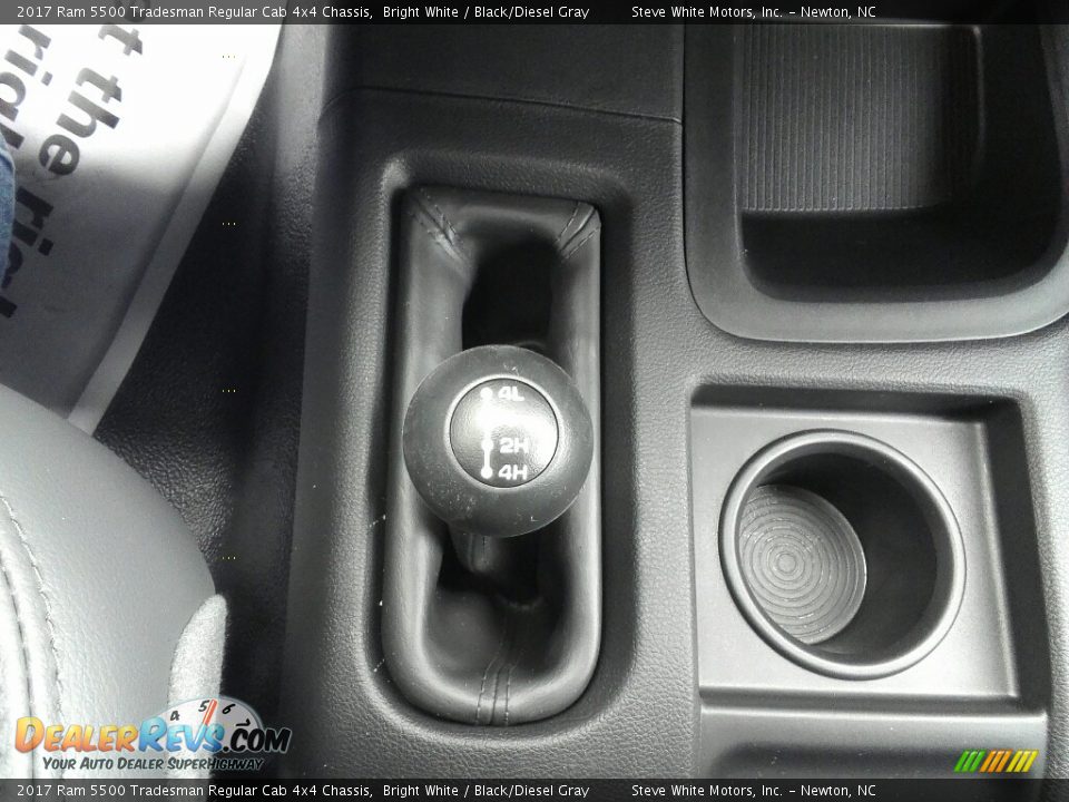 2017 Ram 5500 Tradesman Regular Cab 4x4 Chassis Shifter Photo #14