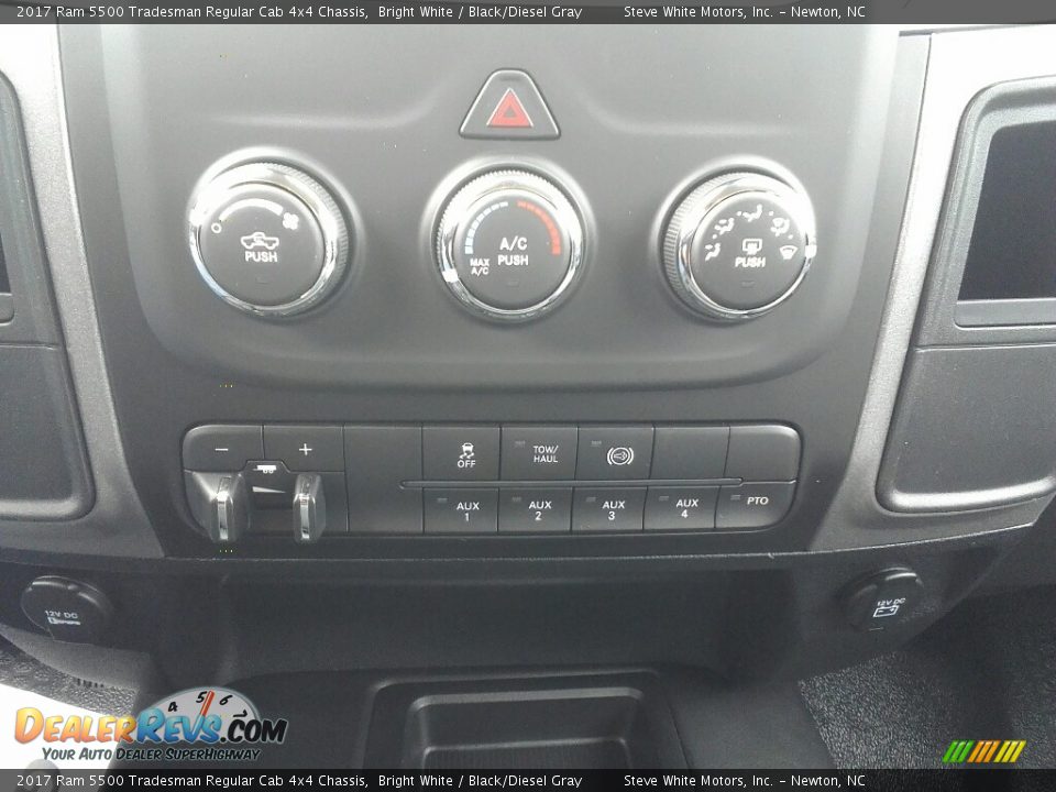 2017 Ram 5500 Tradesman Regular Cab 4x4 Chassis Bright White / Black/Diesel Gray Photo #15