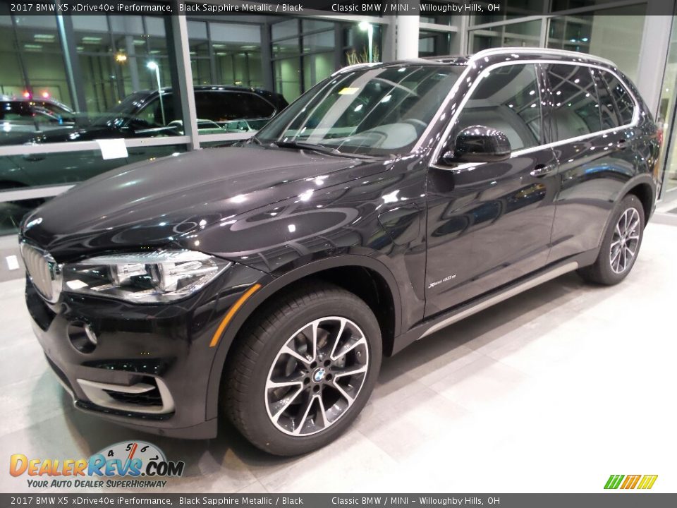 Front 3/4 View of 2017 BMW X5 xDrive40e iPerformance Photo #3