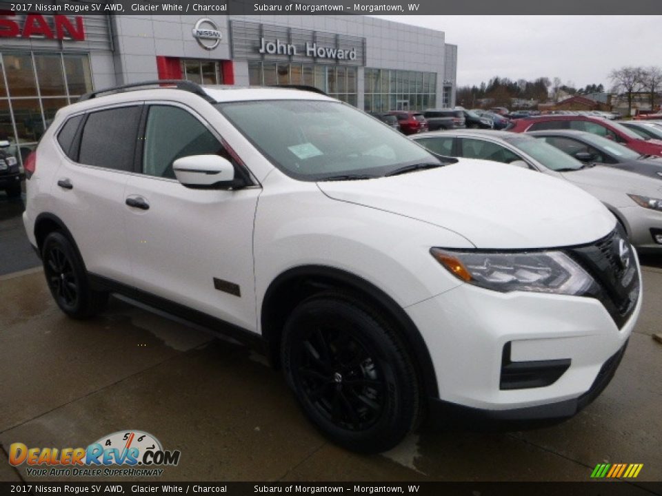 2017 Nissan Rogue SV AWD Glacier White / Charcoal Photo #1