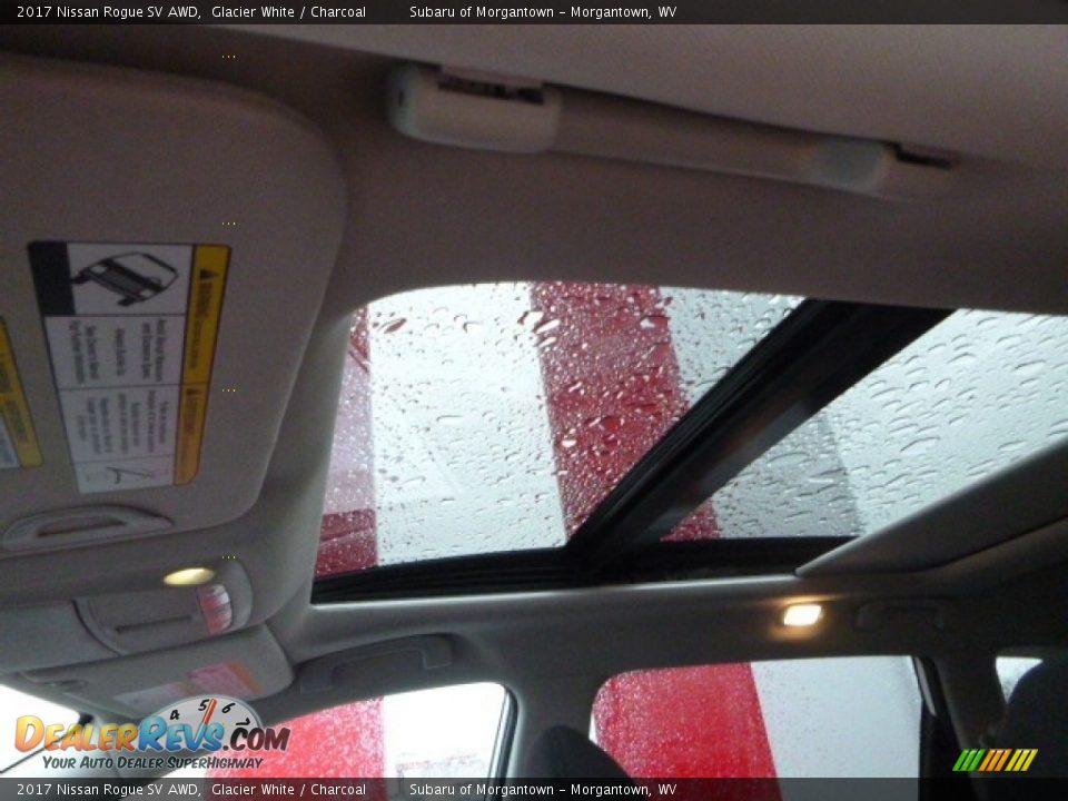 2017 Nissan Rogue SV AWD Glacier White / Charcoal Photo #16