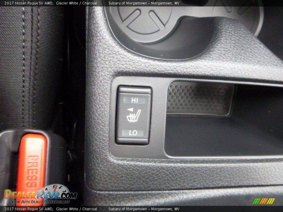 2017 Nissan Rogue SV AWD Glacier White / Charcoal Photo #17
